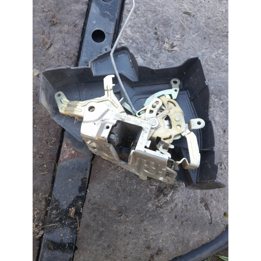 Замок двери Mercedes-Benz w210