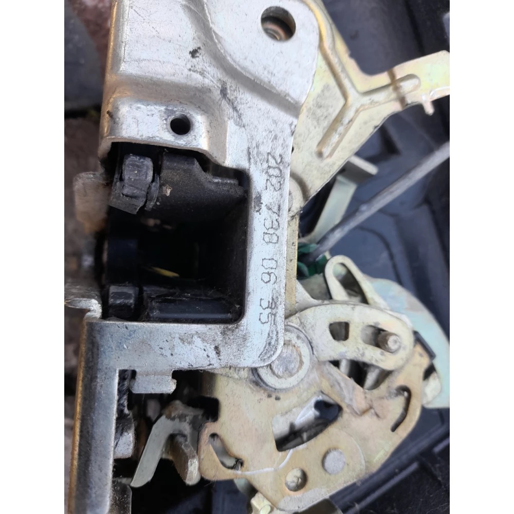 Замок двери Mercedes-Benz w210