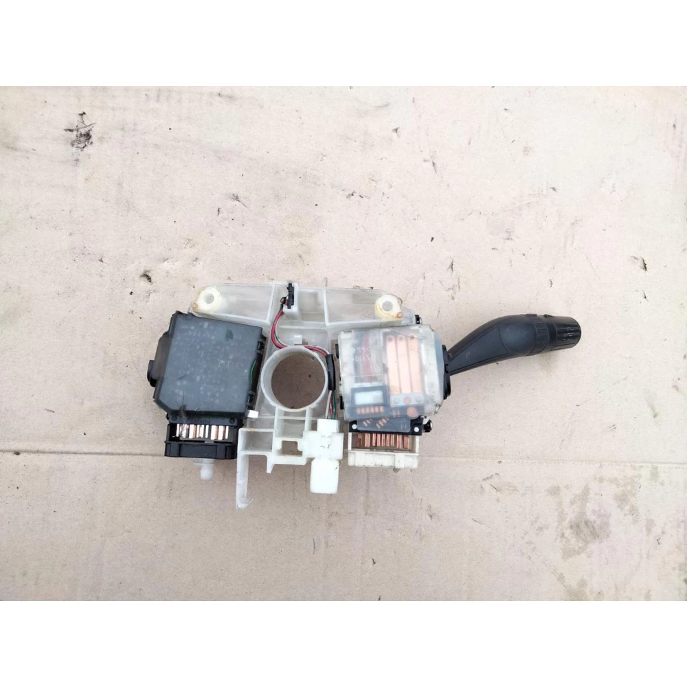 Подрулевой переключатель поворотов у зборе Subaru Legacy Outback 3 BP 2003-2009