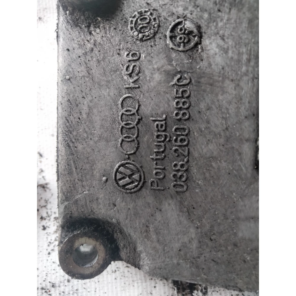 038260885C кронштейн крепления компрессора кондиционера Audi A4 B5 Passat B5 1.9TDI
