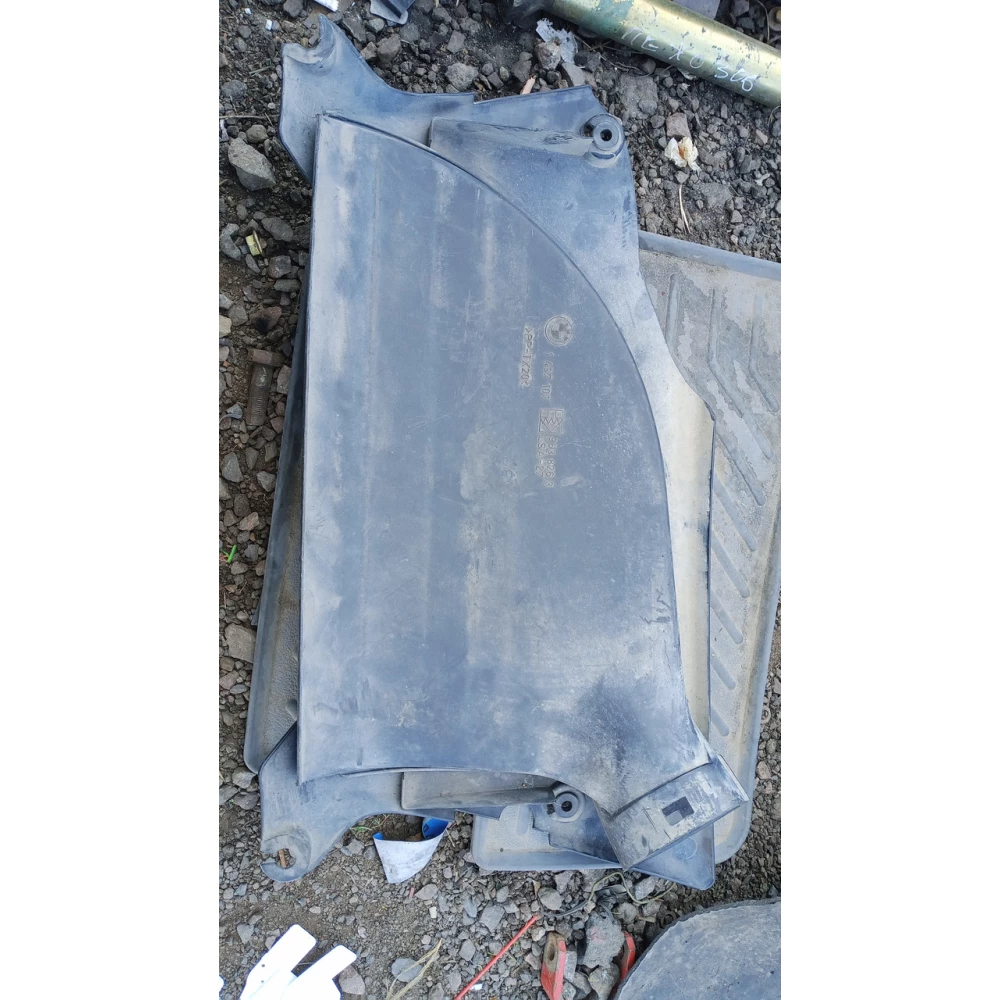 1437101 воздуховод BMW E39