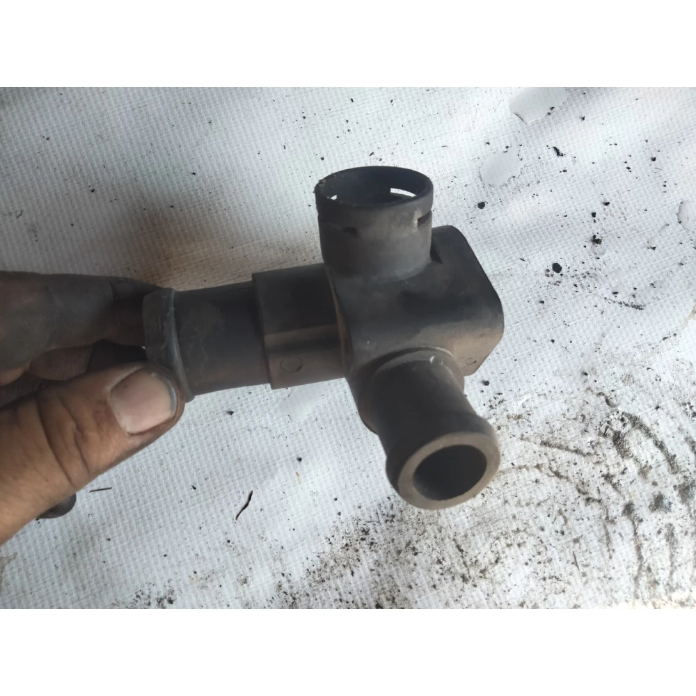 1114501100 флянец патрубка системы охлаждения двигателя Golf3 Passat B4 B3 Audi A4 B5