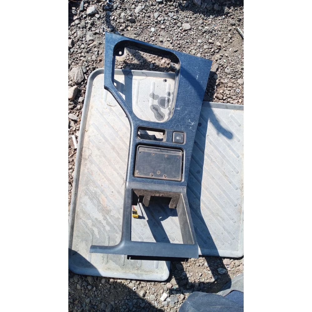 8196979 центральна консоль Bmw E39