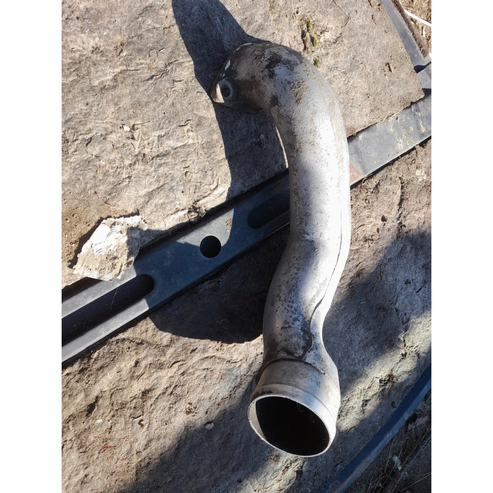 Патрубок  интеркуллера Nissan Primera p12 2.2 14460BN310