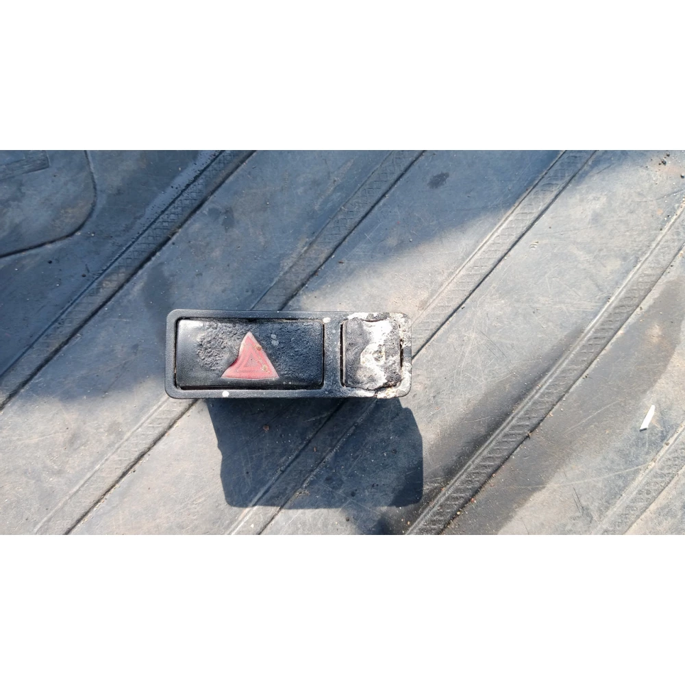 61318368920 кнопка аварийки Bmw E46